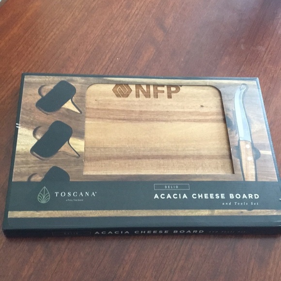 TOSCANA Cutting Board and Cheese Tools Set - Picture 16 of 16